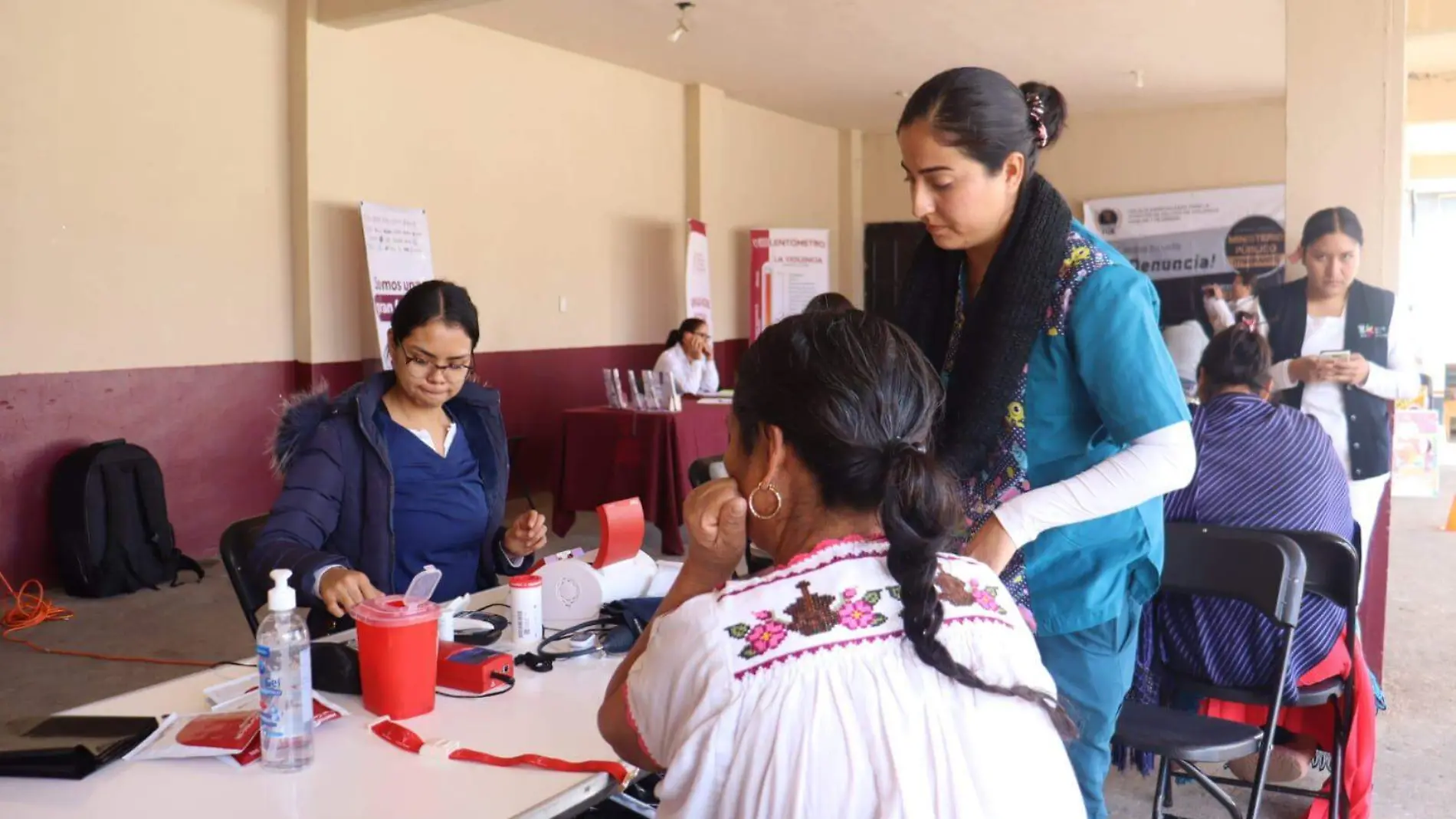 feria de servicios Mujeres Compartiendo